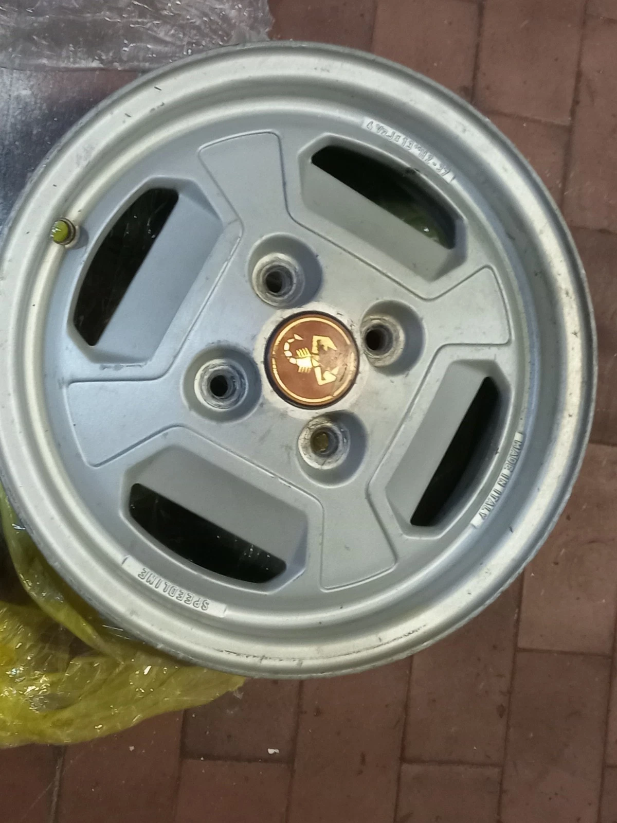 FIAT A /112 LANCIA CERCHIO IN LEGA USATO SPEEDLINE 4 1/2 J X 13 H2-37 - Foto 1 di 5