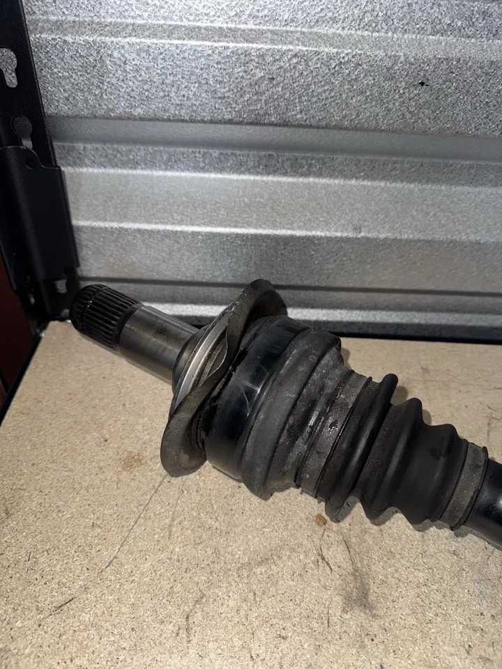 Eje trasero derecho pasajero BMW F10 550i 535i 11-16 33207647026 OEM Foto 3 de 4