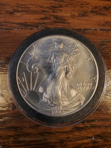 1992 American Eagle Silver Dollar / 1 oz .999 Silver / Uncirculated