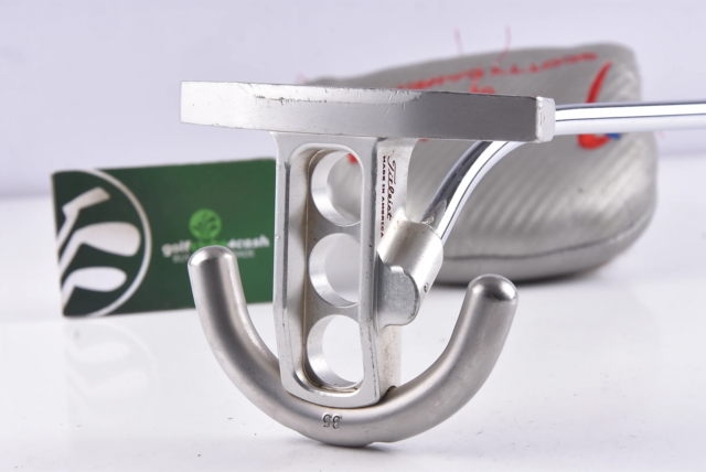 Scotty Cameron Futura Putter / 35 Inch UN6585 Scotty Cameron Futura Putter / 35 Inch UN6585