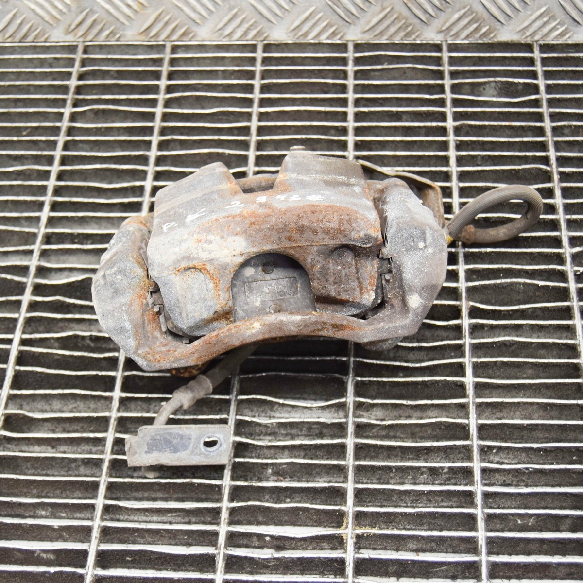 HYUNDAI TUCSON TL Étrier de Frein Avant Gauche 1.6 Essence 97kw