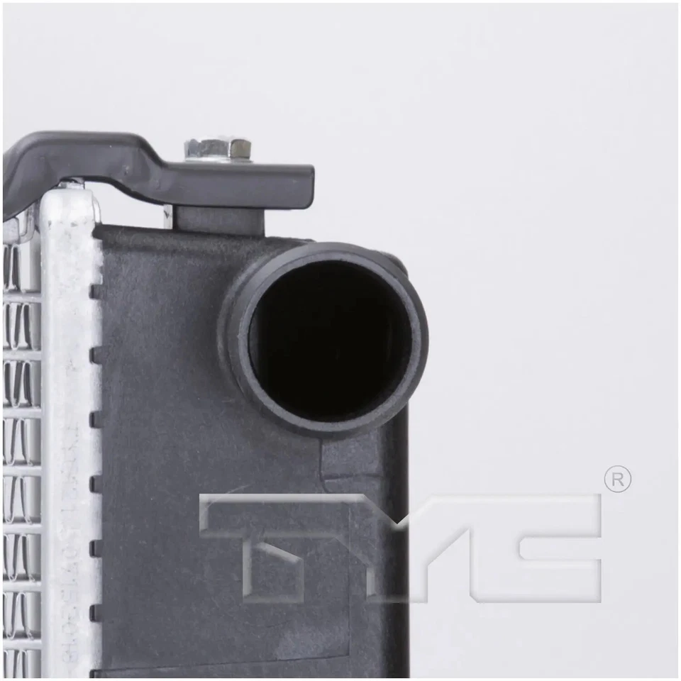 Conjunto de radiador TYC 121 para Jeep Cherokee Comanche Wagoneer 84-90 Foto 3 de 4