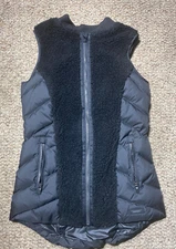 ATHLETA WOMENS RESPONSIBLE GOOSE DOWN TUNDRA VEST JACKET BLACK SZ XXS