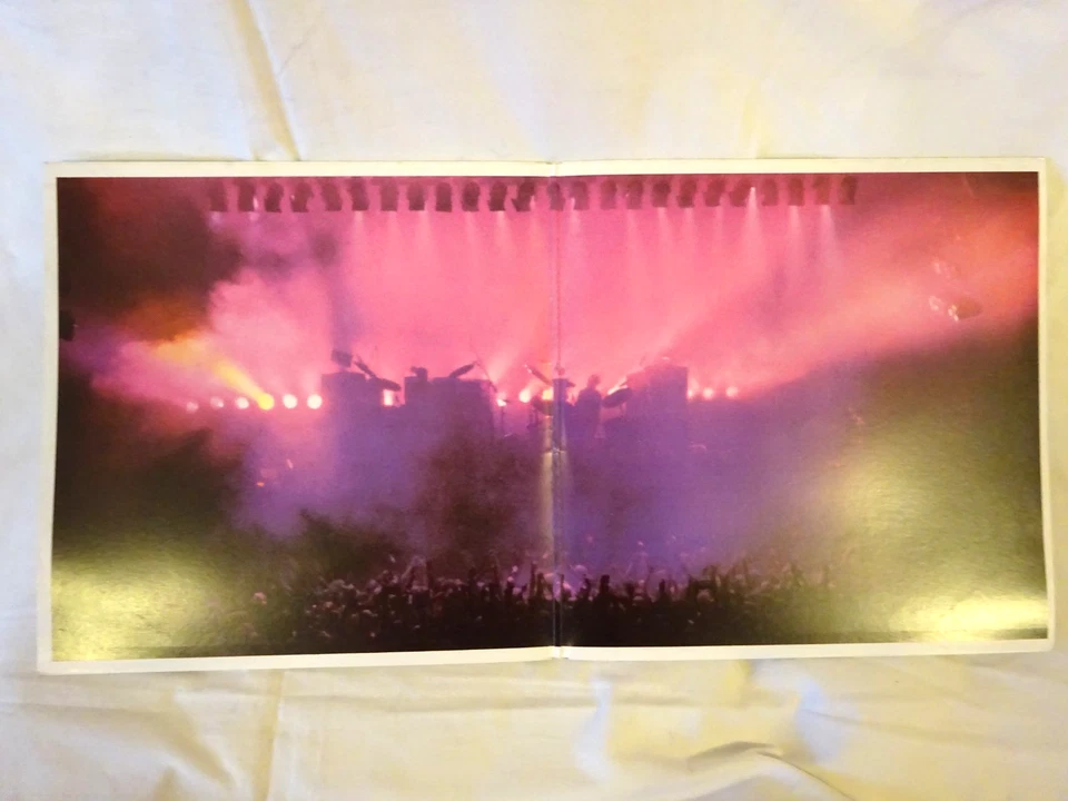 Genesis-Three Sides Live Double LP 1982 Stunning UK 1st Pressing - Image 2 of 4