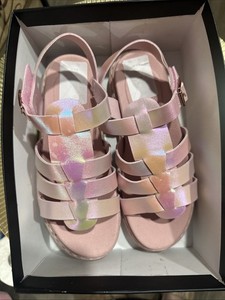 BCBG Girls Size 3 Gorgeous Metallic Pink Sandals Brand New In Box!