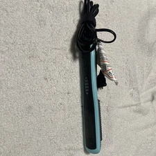 Calista Maria McCool Triangl CM-309 Heated Hair Brush Comb Styler Working