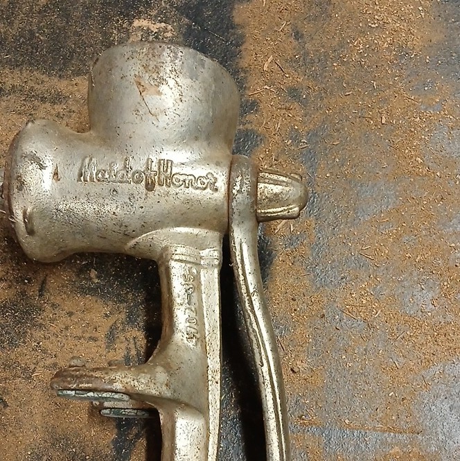 Meat-O-Meter No. 10 Vintage Manual Clamp-On Meat Grinder Hand Crank Metal