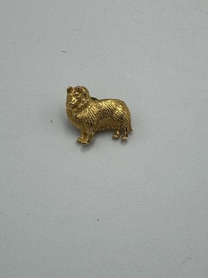VTG Gold Toned Enameled  Lapel Hat Pinback Dog Pin Collie Lassie