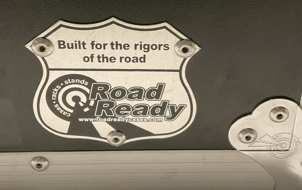 Estuche listo para carretera modelo negro y plateado # RR10MIX - 12,5” Hx 9” Lx 20,5” W Foto 3 de 4