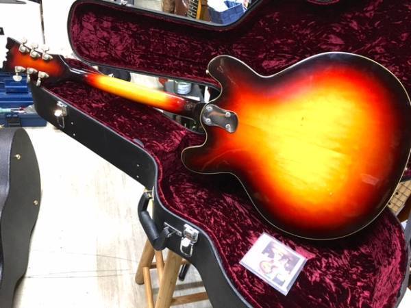 Mosrite CELEBRITY Semie Moseley, hollow body type guitar