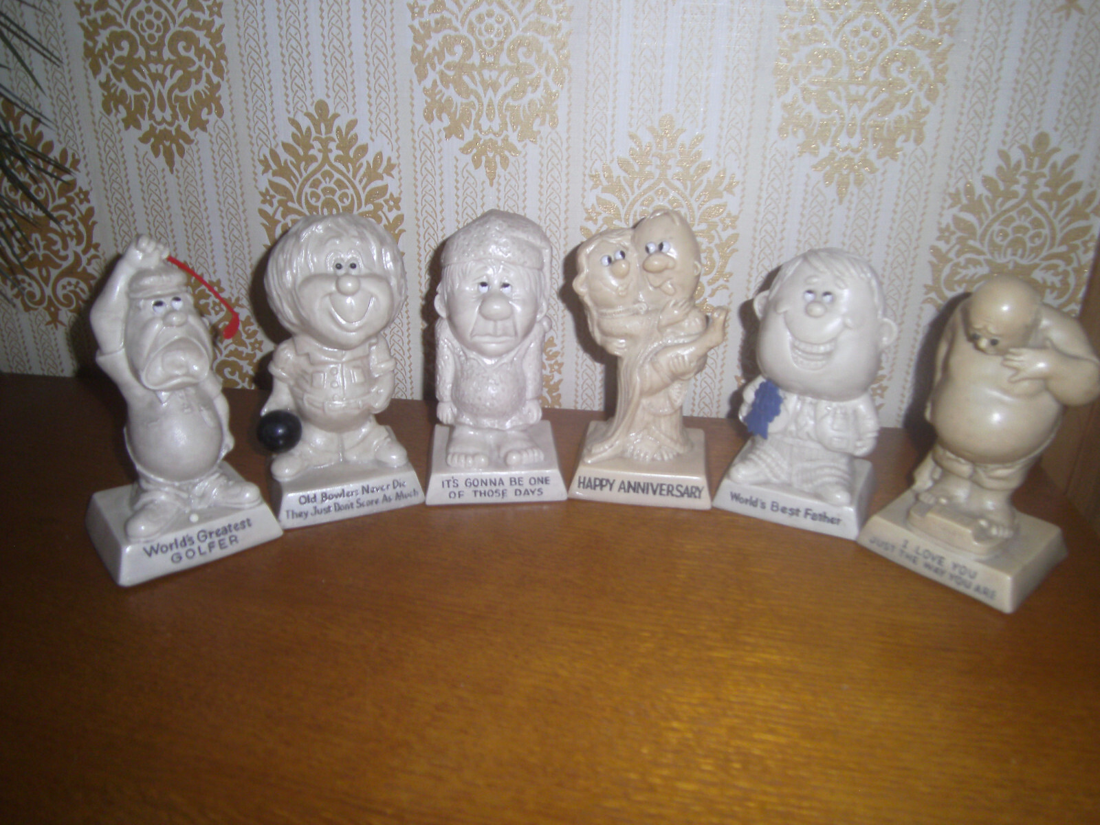 Statues 6 Vintage 1970 Berries resin Collection  Sports Love Anniversary Father