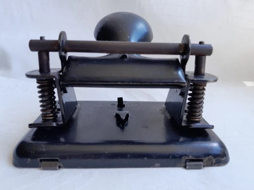 Locher Soennecken 231 DRGM Art Deco 1930er Funktion