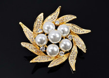 Gold tone Crystal pearl Brooches flower brooch pin cubic zirconia Jewelry Gift