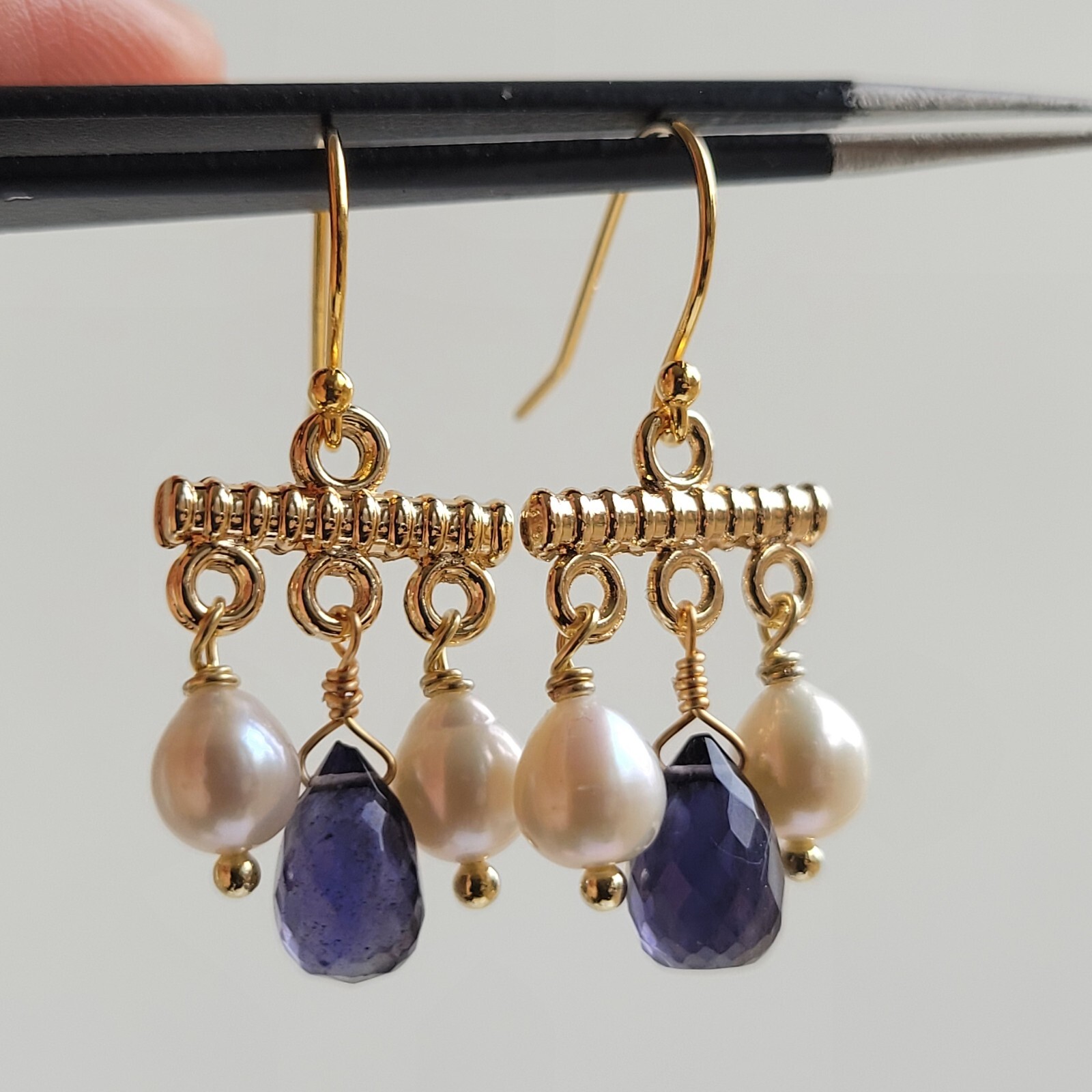 Boucles d'oreilles argent pierre précieuse iolite bleue et perles de culture #1439