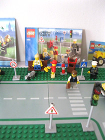 Lego City 4x Sets 3179 60001 8401 6514 + 3x Road Plates Complete + BA