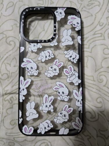 Casetify iPhone 15 Pro Max Funda Foxy Bunnies