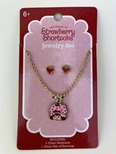 The World Of Strawberry Shortcake Jewelry Set One Necklace One Pair Of Earrings 