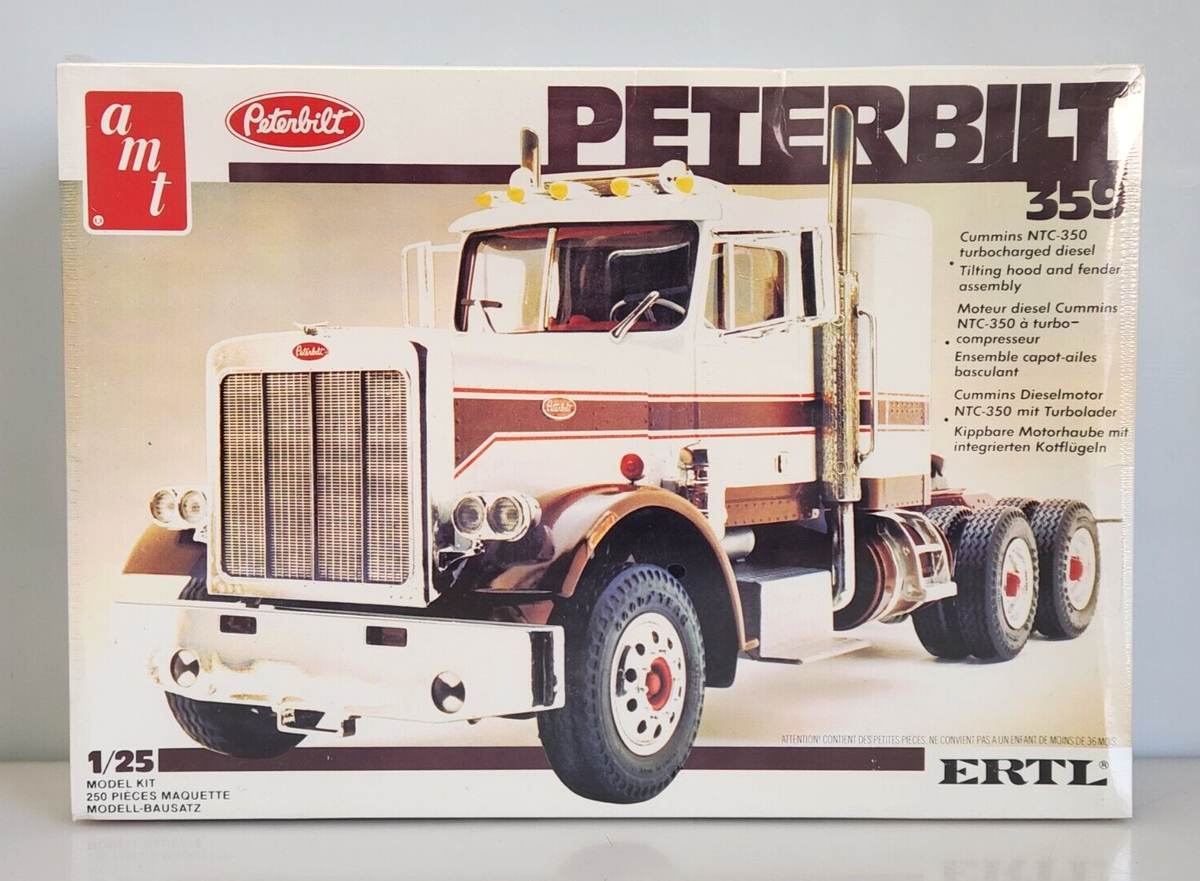 1983 AMT Ertl Peterbilt 359 1/25 Scale Semi Truck Plastic Model