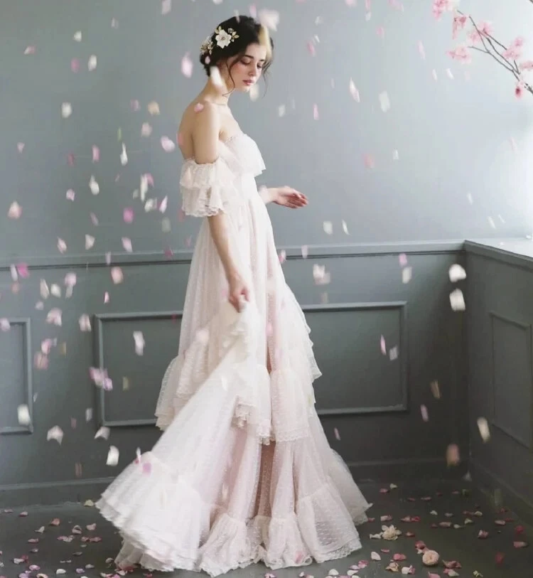 Викторианские трапециевидные свадебные платья ярусные кружевные с оборками свадебные платья с открытыми плечами - Изображение 3 из 4