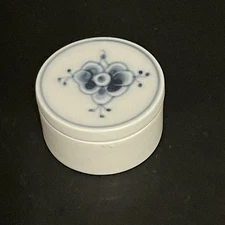Royal Copenhagen Blue White Flower Lidded Trinket /Pill Box #4724