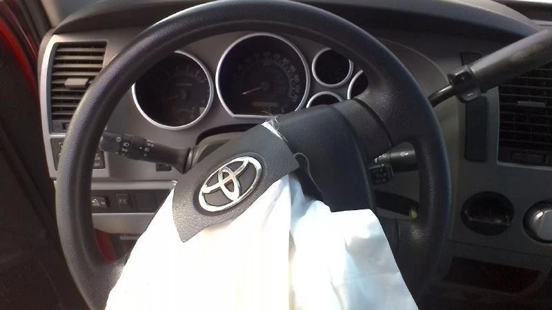 Medidor de flujo de aire de inyección de combustible usado se adapta a: Toyota Tundra 2011 2,7 L 4 cilindros 2TRF Foto 4 de 4