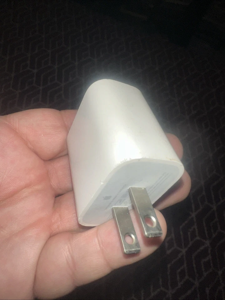 Cargador de pared adaptador de corriente USB-C 20W Apple A2305 - blanco Foto 4 de 4