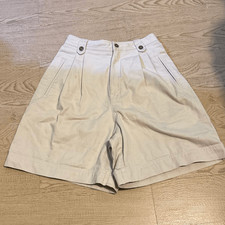 Liz Claiborne LizSport high-waisted shorts size 6, vintage pleated khaki 100 co