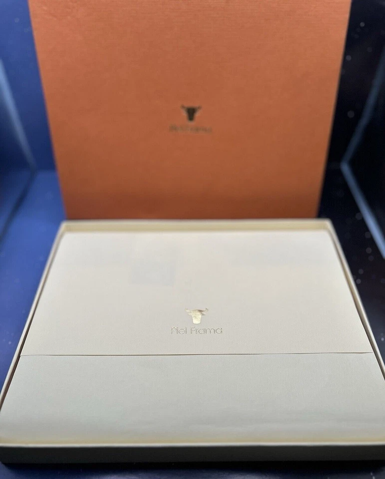 Piel Frama Apple iPad Magnético Rojo Cuero Cubierta #484 8” X 10” con Caja Foto 2 de 4