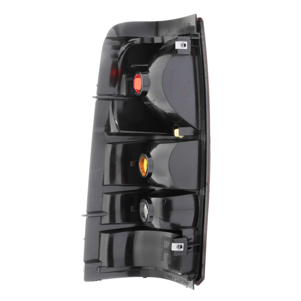 NEW GENUINE GM 2004-2007 GMC Sierra Rear Combo Tail Light Lamp Assembly 19169022 - Image 3 of 4