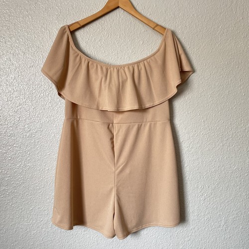 Boohoo Off Shoulder Ruffle Short Romper Jumpsuit Flirty Chic Neutral Glam 14 Tan - Picture 6 of 9