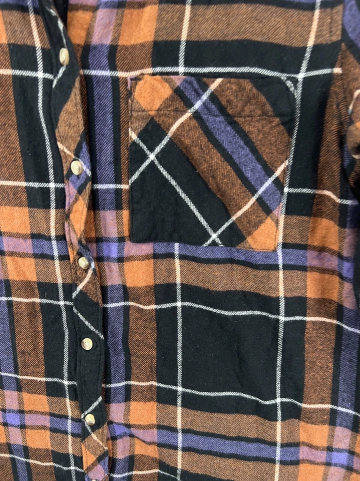 Camisas pequeñas de franela a cuadros de manga larga Arizona para mujer negras marrones con botones punk Foto 2 de 4