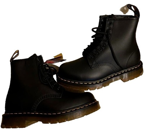 Dr. Martens Harrisfield Boots US Men display picture 1