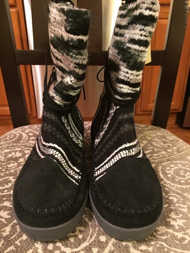 TOMS NEPAL BLACK KNIT AND SUEDE BOOTS 