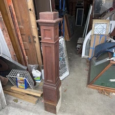 Bova 75 antique oak Newell post 54 x 7.75 in.²