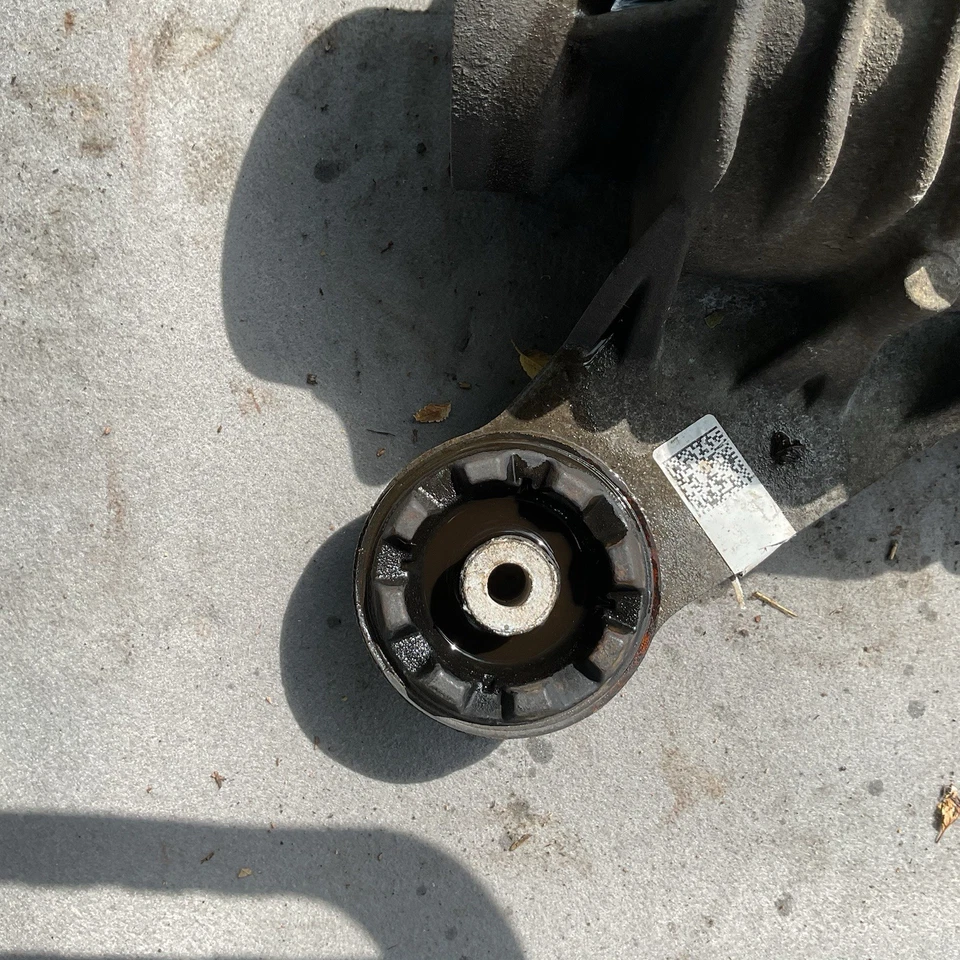 2012-2014 年大众 TIGUAN 后轴差速器托架组件原始设备制造商 — 第 2/4 张图片