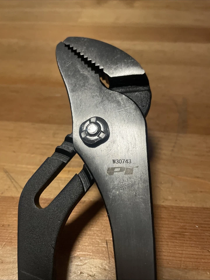 Performance Tool 12” Groove Joint Pliers W30743 Like New - Imagem 2 de 4