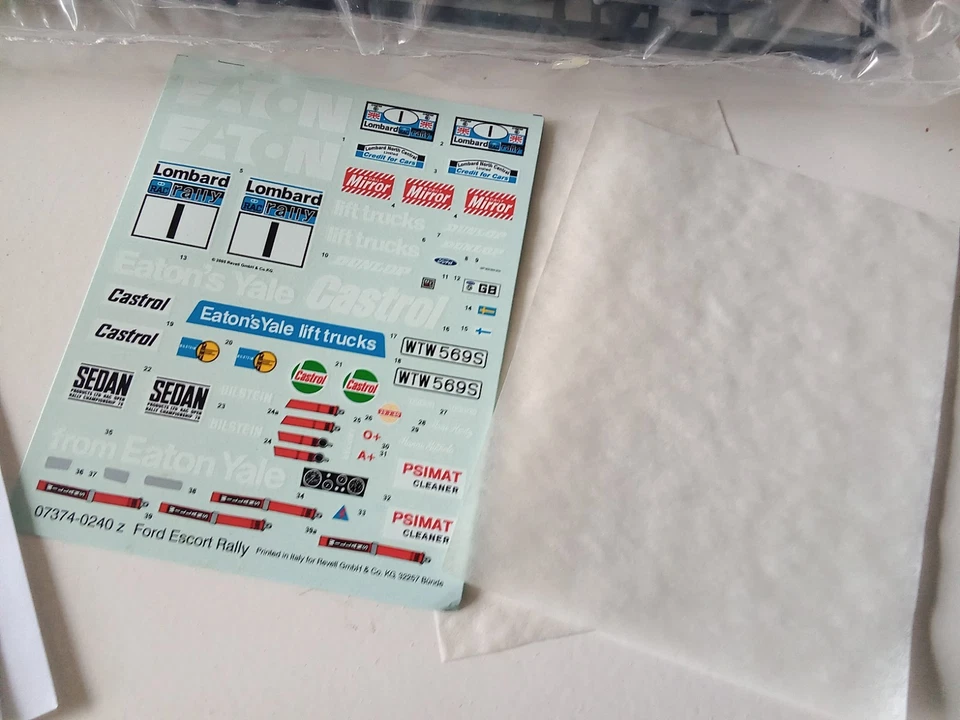 REVELL #07374 1/24 KIT MAQUETTE a MONTER  FORD ESCORT RALLY  NEUF SACHET FERME - Photo 3/4