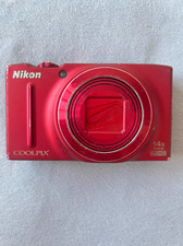 Nikon S8200 Red Striking Design 16,1 MP 14x Zoom ideale per scatti quotidiani facili