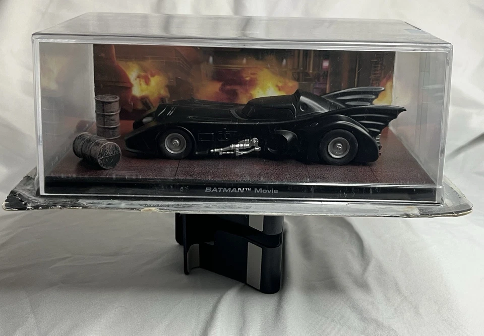 Lot Of 3 Eaglemoss Batman Automobilia; Batman Movie, Begins & Classic TV Series - Image 4 of 4
