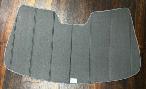 Used CoverCraft Sunscreen Folding Sun Shade Shield for XC90 2016-24 UV11411SV U - Picture 3 of 19