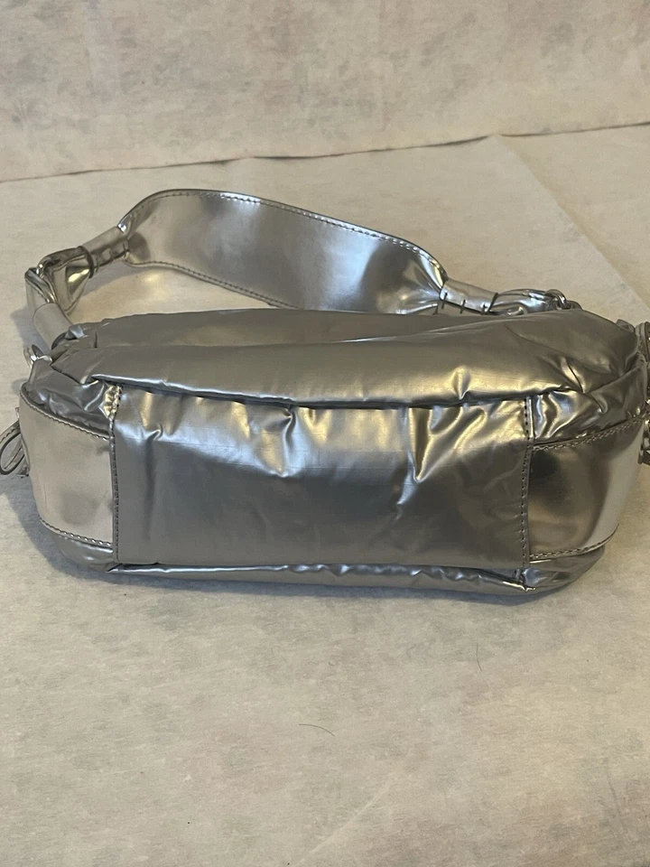 Сумочка наплечная Kate Spade металлик серебро нейлон широкий ремень очень хорошее состояние - Изображение 3 из 4
