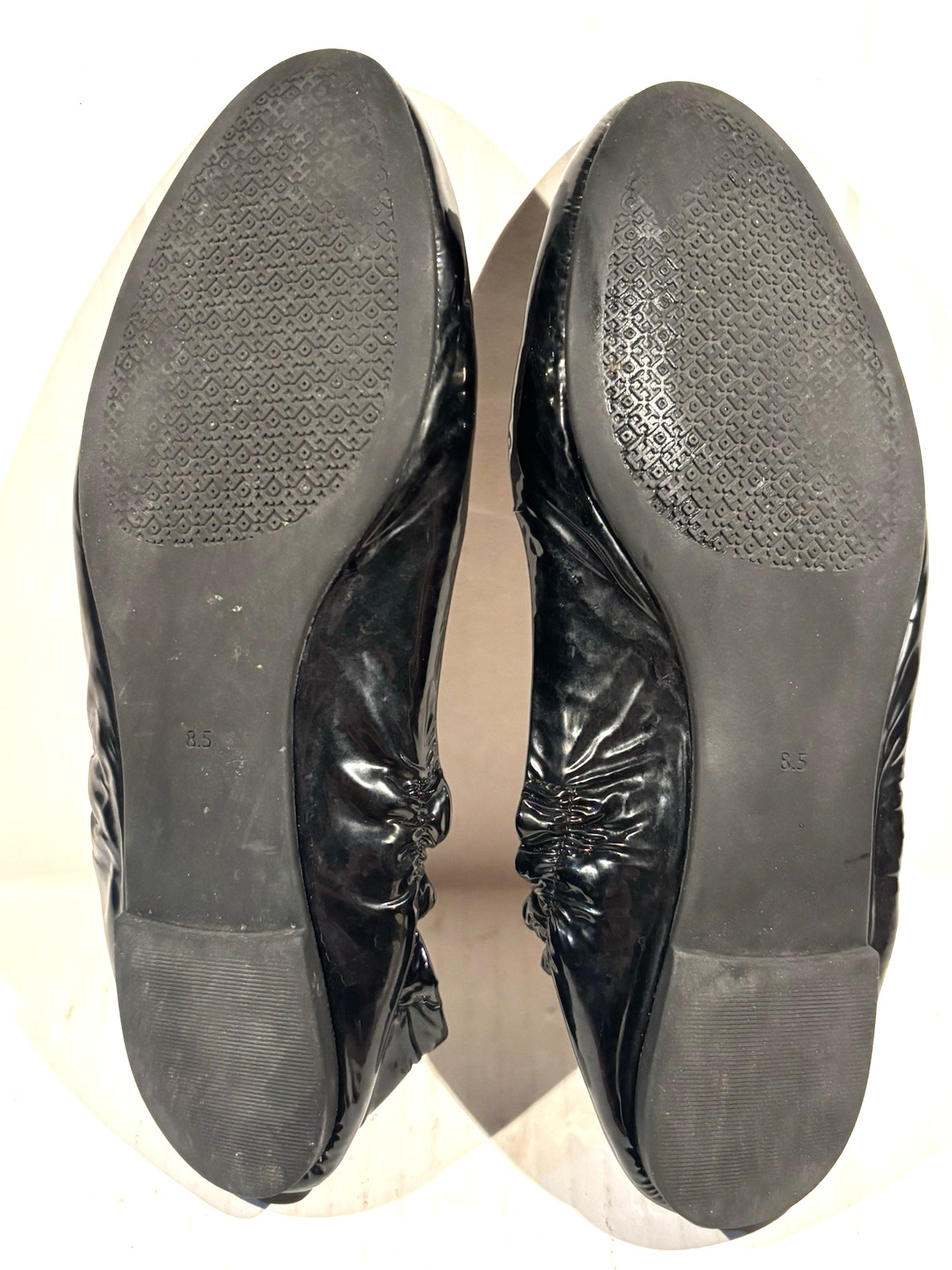 Tory Burch Ballet Flats Size 8.5 Womens Patent Leather Black Gold Logo thumbnail 8