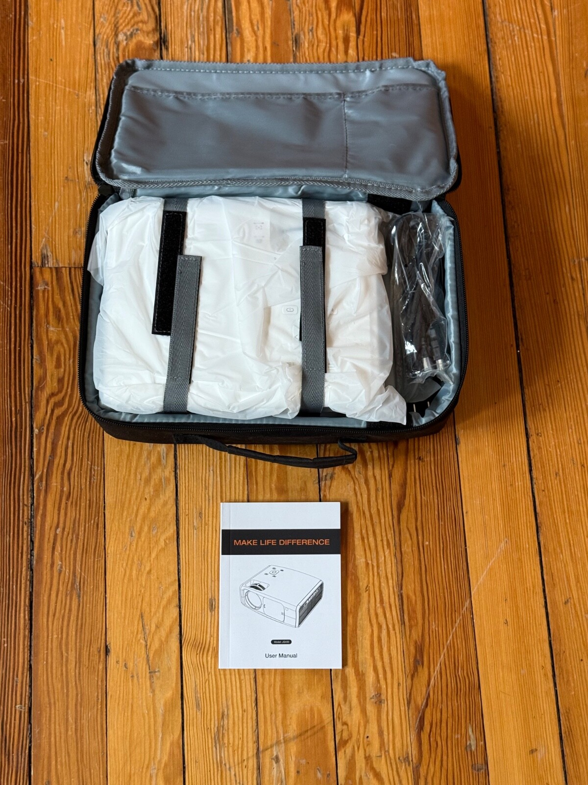 Febfoxs JQ450 White 80W WiFi Bluetooth 12000LUX 1080P Portable Projector