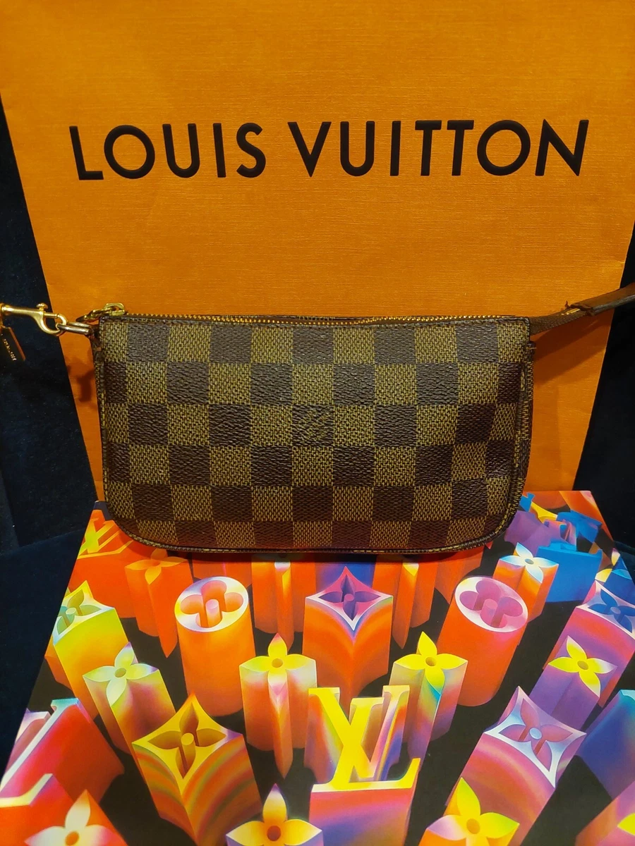 Louis Vuitton Damier Marais Bucket