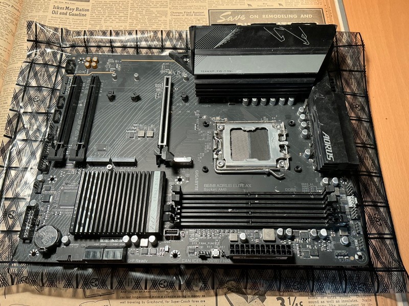 GIGABYTE B650 Aorus Elite AX AM5 AMD Motherboard