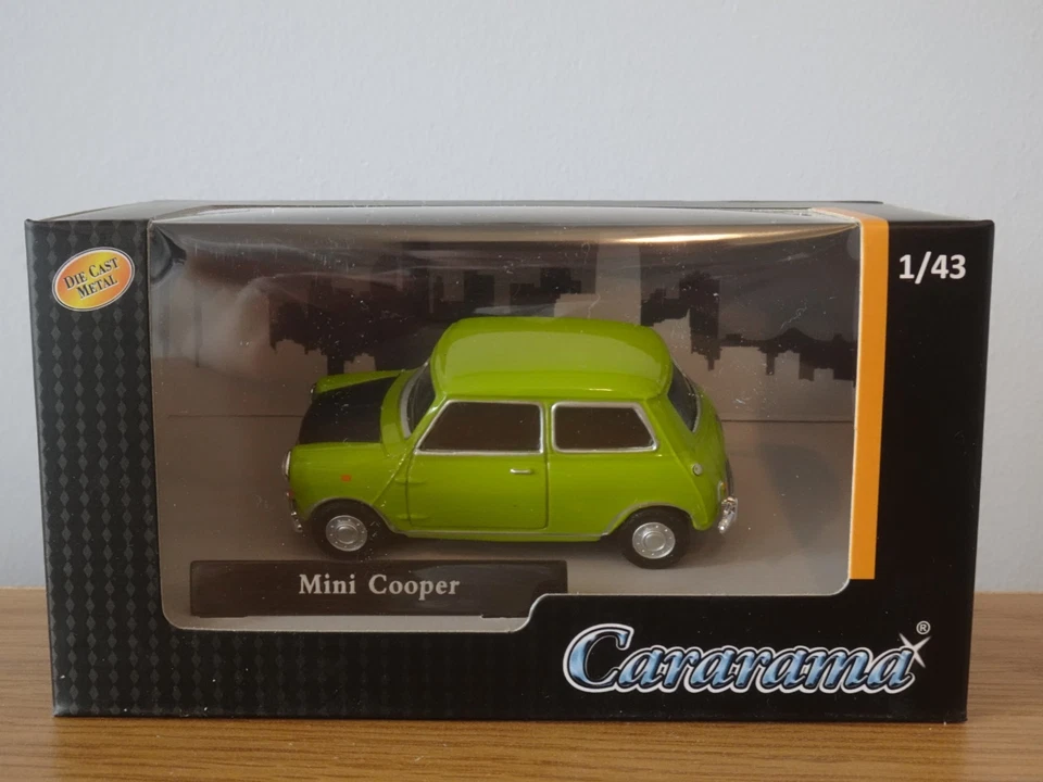 CARARAMA MR BEAN (TV SERIES & FILM) MINI GREEN & BLACK CAR MODEL 4-41690 1:43 - Image 2 of 3