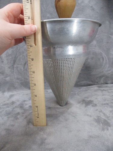 Wear Ever Canning Colander Strainer Sieve Aluminum With Wood Pestle Vintage - Picture 4 of 10