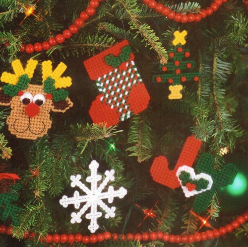 WINSOME MEDLEY 9 CHRISTMAS ORNAMENTS PLASTIC CANVAS PATTERN INSTRUCTIONS