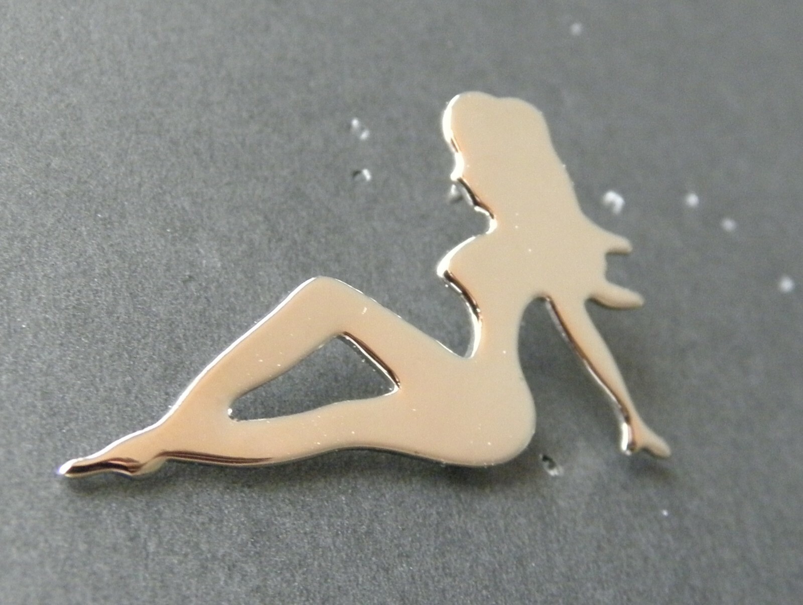 MUDFLAP GIRL LAPEL PIN 1.5 INCHES SILVER LEFT FACING COLORED