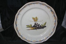 ancien grand plat en céramique faience décor papillon libellule **